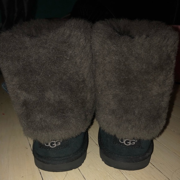 Black Uggs